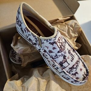 Twisted X Maroon and Ivory Slip on Kicks